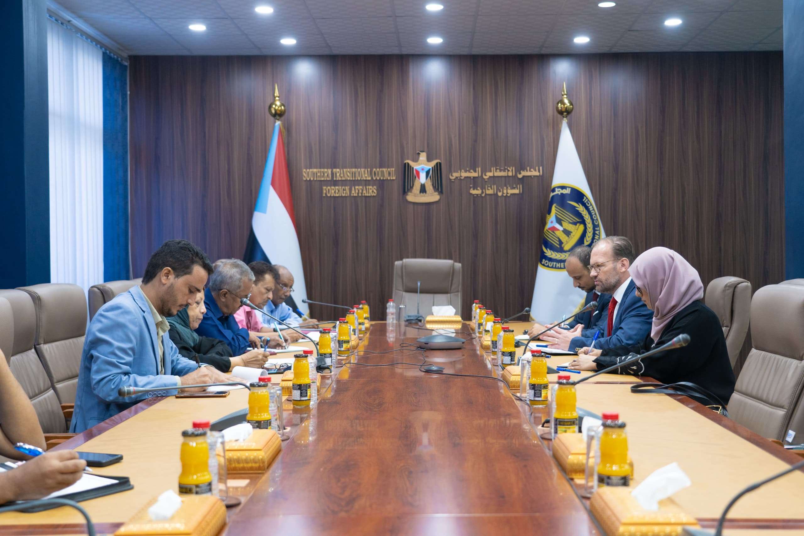 الهيئة الاقتصادية والخدمية تبحث مع كبير المستشارين الاقتصاديين للمبعوث الأممي تداعيات الانهيار الاقتصادي وسبل المعالجة