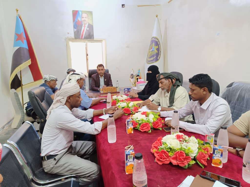تنفيذية انتقالي سقطرى تؤكد أهمية تعزيز الأداء المؤسسي وتكثيف الجهود التنموية
