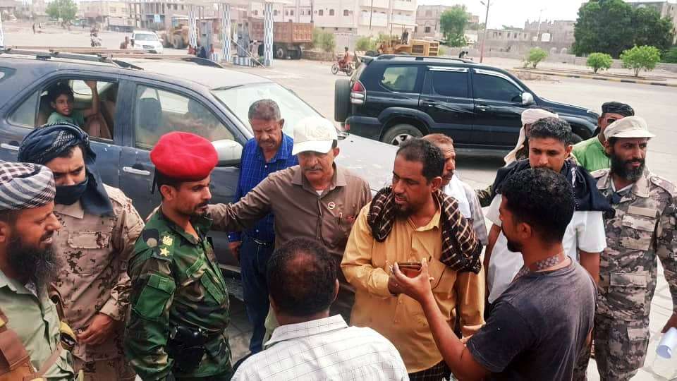 انتقالي أبين ينفذ حملة لمراقبة الأسعار وضبط المخالفين في مدينة جعار