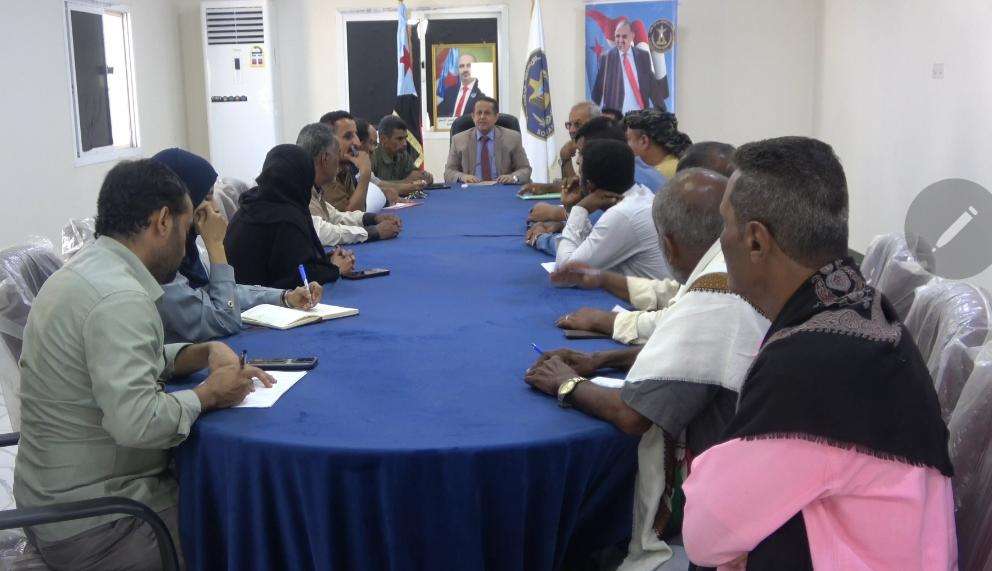 انتقالي لحج يستعرض تحضيرات الاحتفال بذكرى عيد الاستقلال 30 نوفمبر