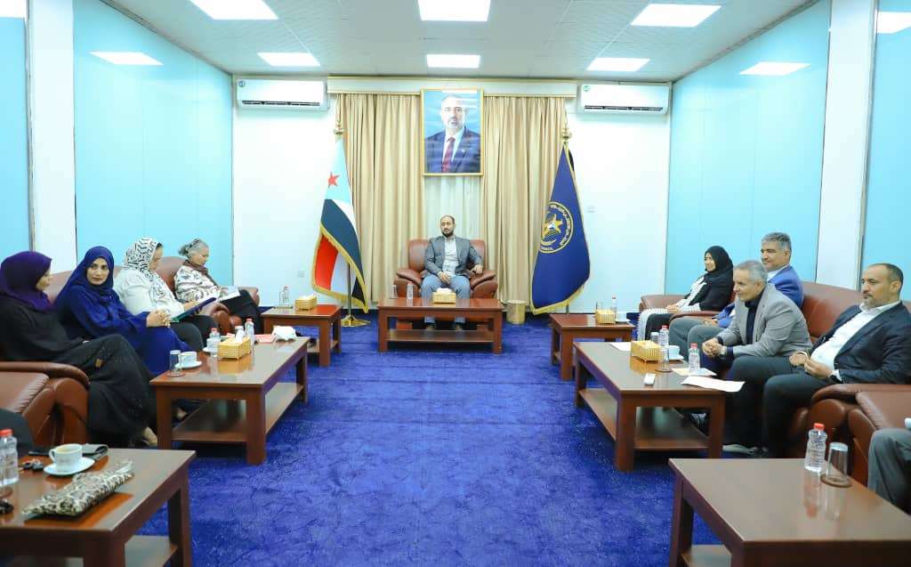 الأمين العام يلتقي لجنة تنسيق القمة النسوية